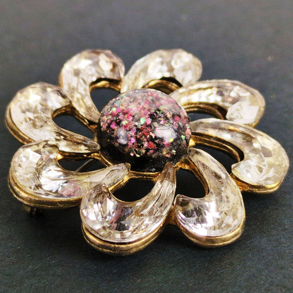 Vintage Rhinestone Swirl Flower Lucite Glitter Center Brooch Pin 1.5" Goldtone - Picture 3 of 5